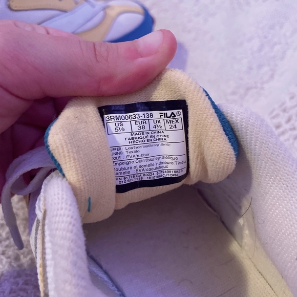 Like new colorblocked Filas!! - Picture 6 of 6